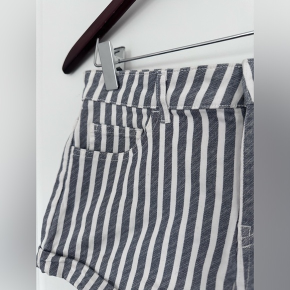 Stripped shorts soft material size 4 H&M like boxer shorts style - Picture 9 of 9